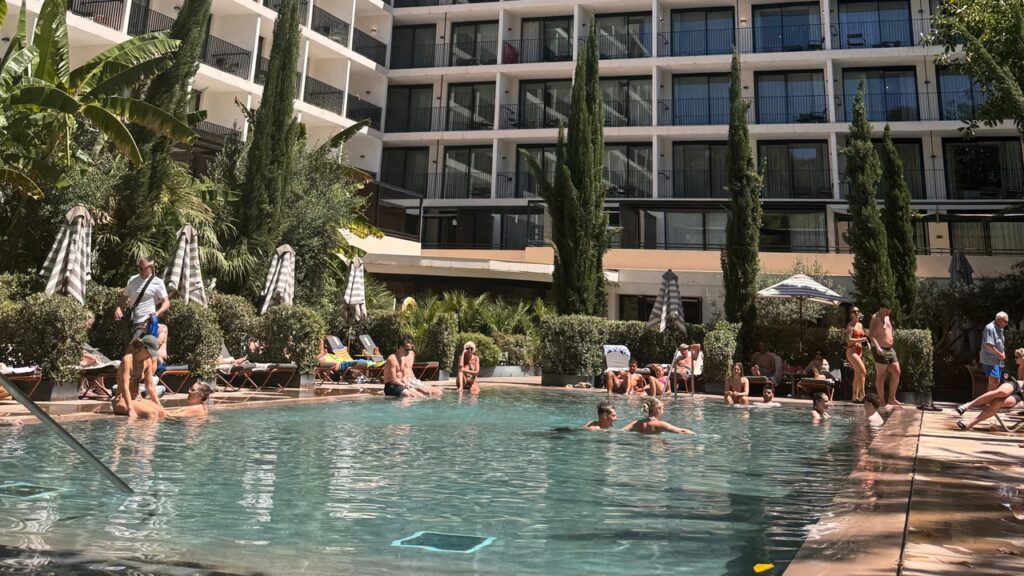 Mercure Benidorm pool