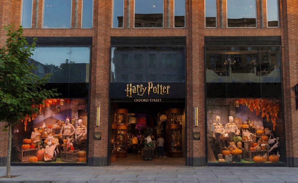 UK’s Largest Harry Potter Shop Brings Diagon Alley to Oxford Street 1 Harry Potter Oxford Street concept art front final Large